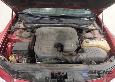 2013 Chrysler 300 Motown z USA, uszkodzony, nr VIN 2C3CCAAG4DH727041